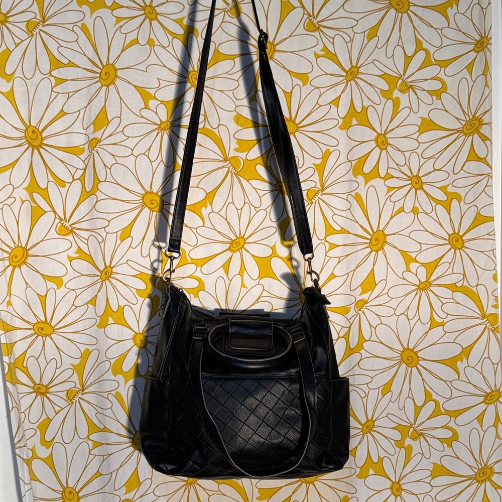 Elegant Black Quilted Shoulder Bag